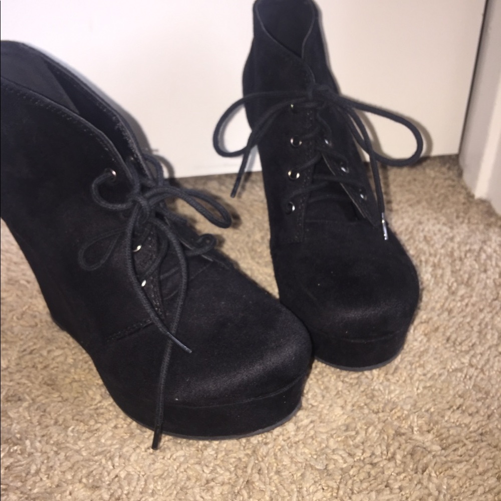 Black wedge booties!